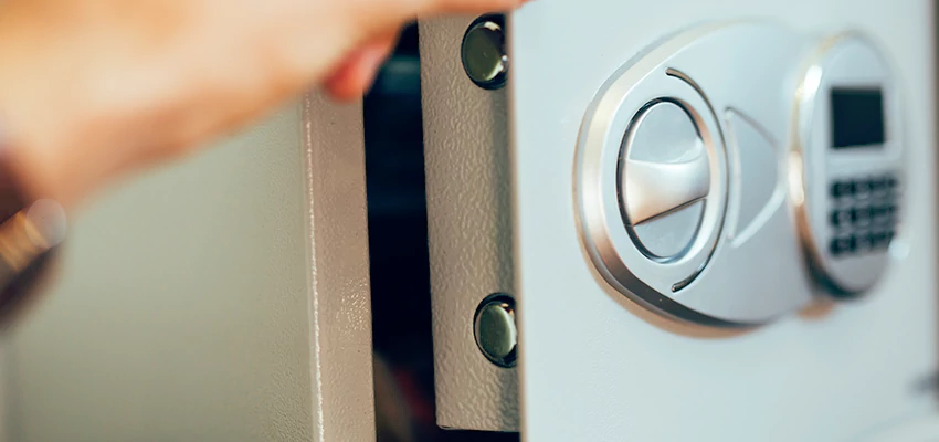 Fingerprint Safe Openers in Cloverdale, CA