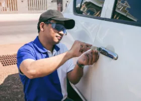 Car Locksmith in Cloverdale, CA